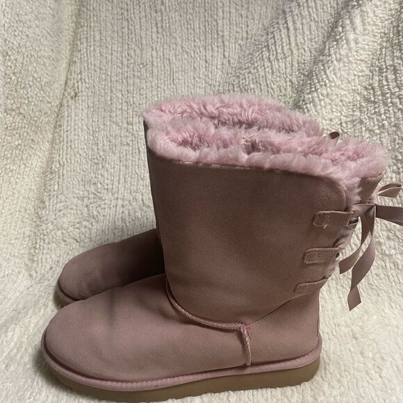 UGG Continuity leather suede light Pink short Boots gros grain ribbon accentSZ11 - Picture 6 of 14